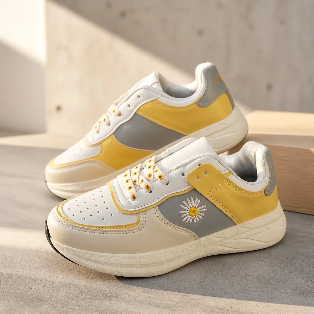 NWOB Women's Lace-up Sneakers size EU38 US 7-7.5